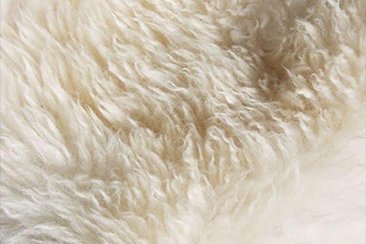Comment faire pour assouplir une peau de mouton ? Cherry Déco