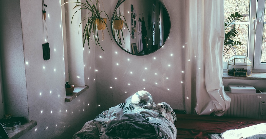 Où placer un miroir dans le salon ? - Cherry Déco