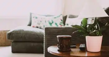 Table D'appoint Ronde En Bois Marron
