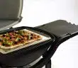 utiliser une pierre à pizza sur le barbecue