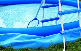 Quel type de sable devrait être placé sous une piscine hors-sol ?