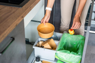 Tri sélectif en cuisine : et si la poubelle disparaissait dans le plan de travail ?